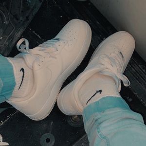 Meet your Posher, Devon